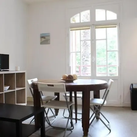 Appartement Le Pouliguen, 2 Pieces, 4 Personnes - Fr-1-245-41 *
